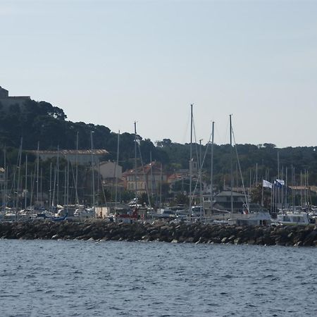 Auberge Des Glycines Porquerolles Esterno foto