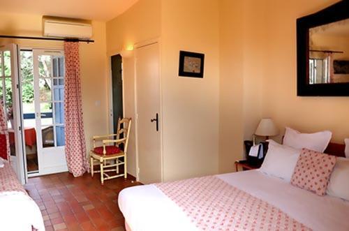 Auberge Des Glycines Porquerolles Esterno foto