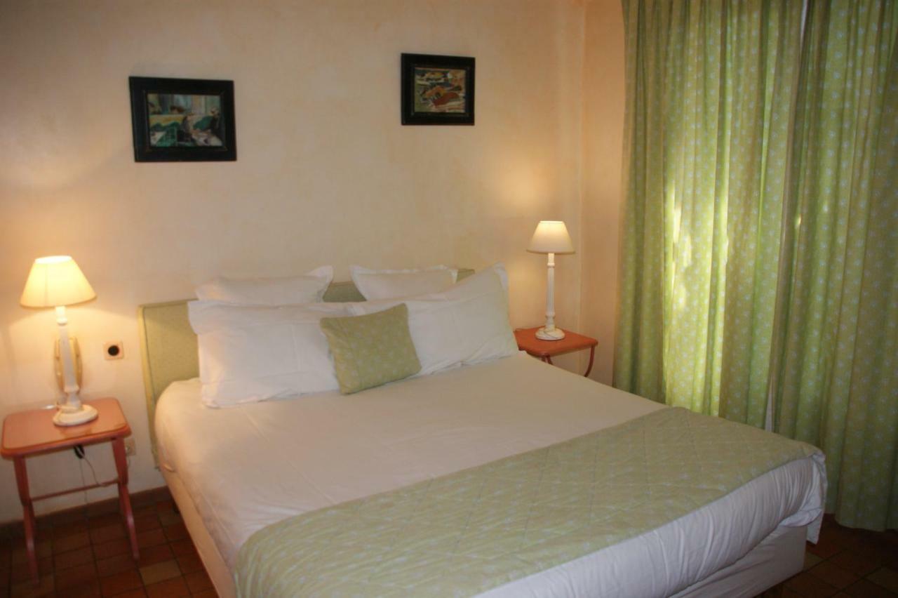 Auberge Des Glycines Porquerolles Esterno foto