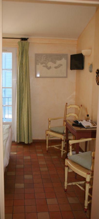 Auberge Des Glycines Porquerolles Esterno foto