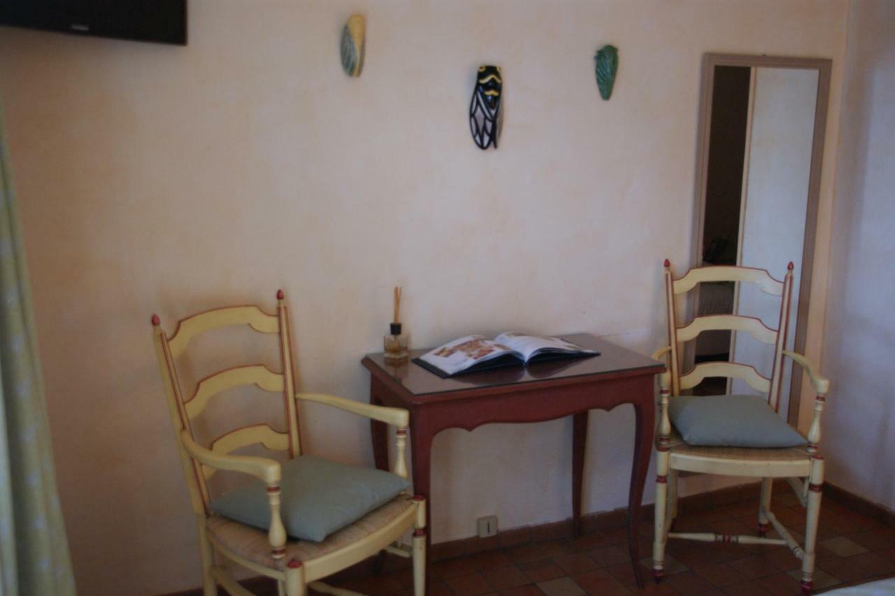 Auberge Des Glycines Porquerolles Esterno foto